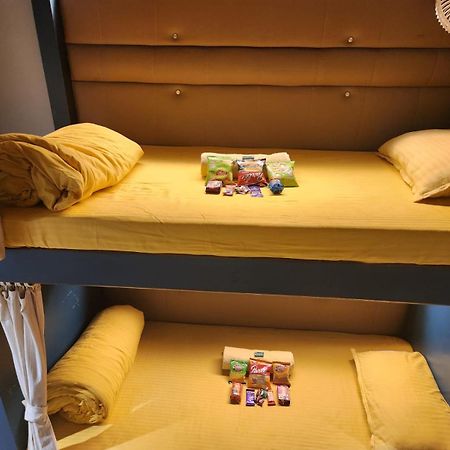 Sinhassan Dormitory Hostel Juhu Mumbai Ngoại thất bức ảnh