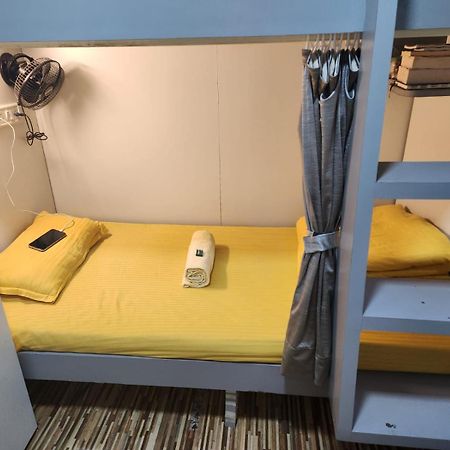 Sinhassan Dormitory Hostel Juhu Mumbai Ngoại thất bức ảnh
