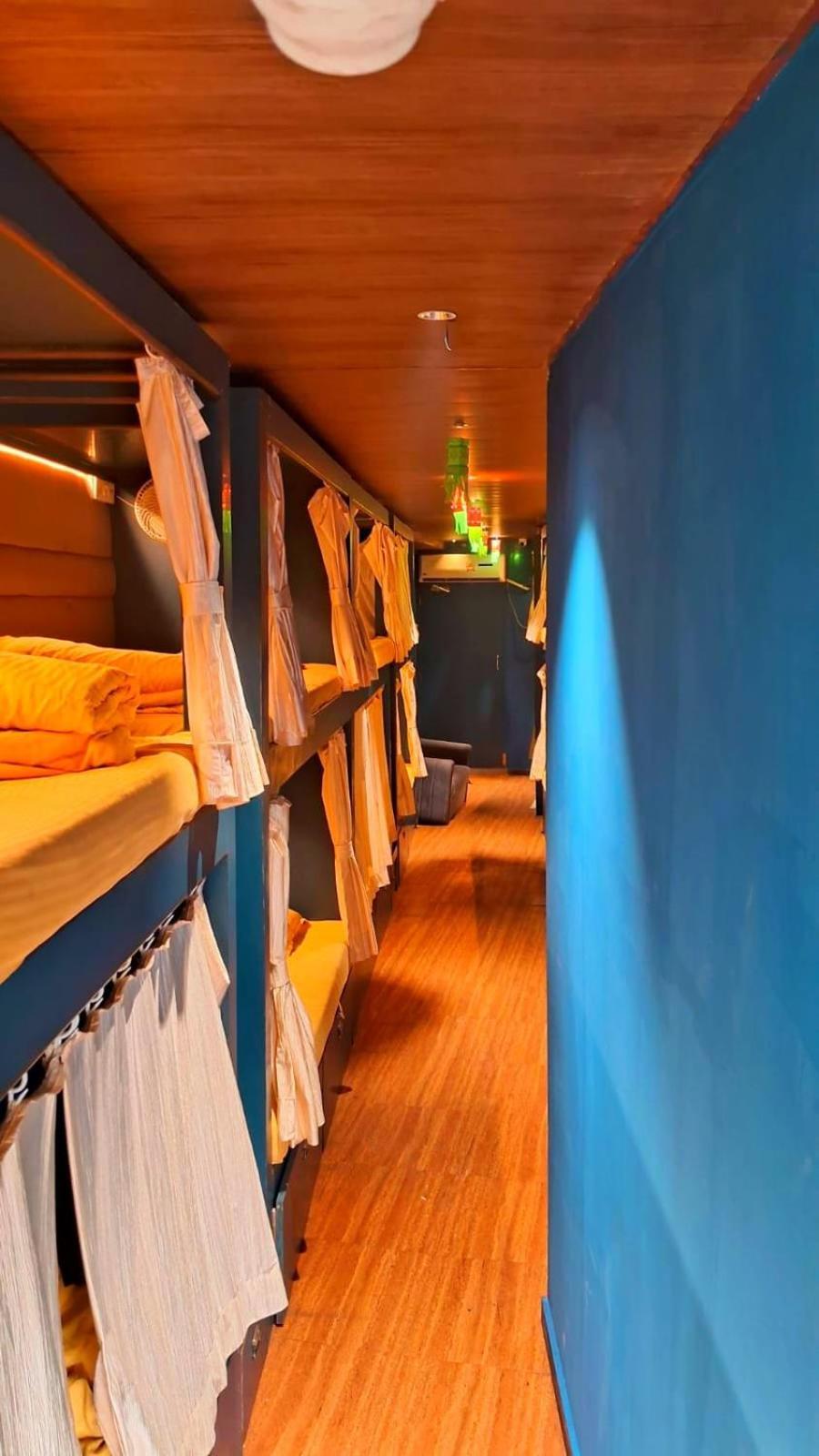 Sinhassan Dormitory Hostel Juhu Mumbai Ngoại thất bức ảnh