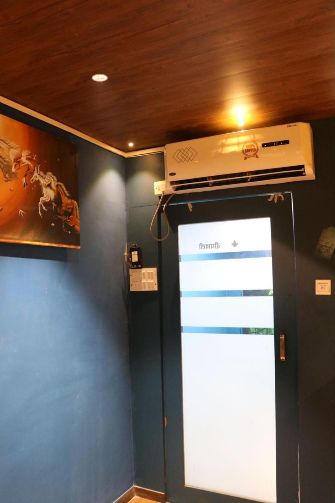 Sinhassan Dormitory Hostel Juhu Mumbai Ngoại thất bức ảnh