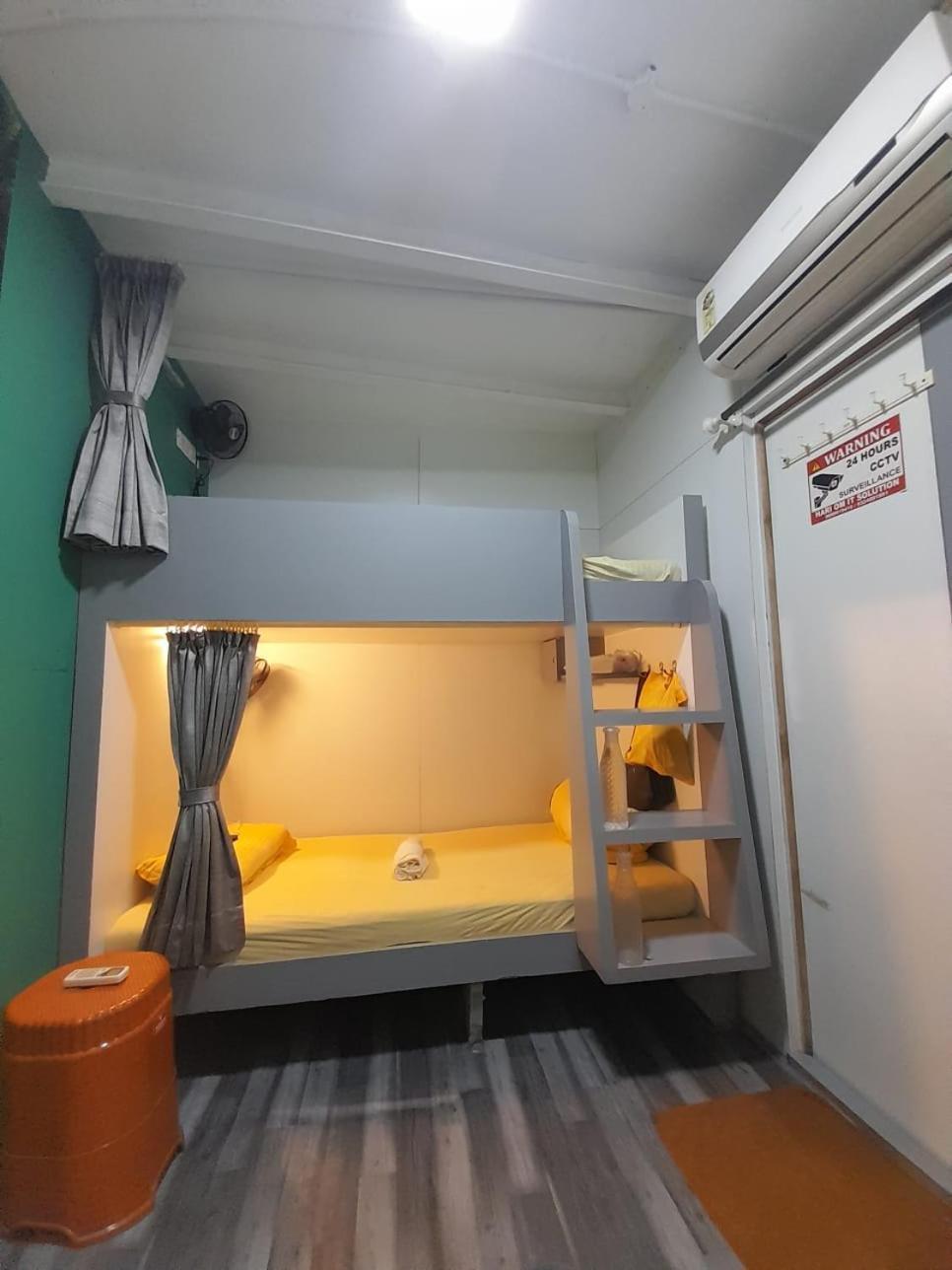 Sinhassan Dormitory Hostel Juhu Mumbai Ngoại thất bức ảnh