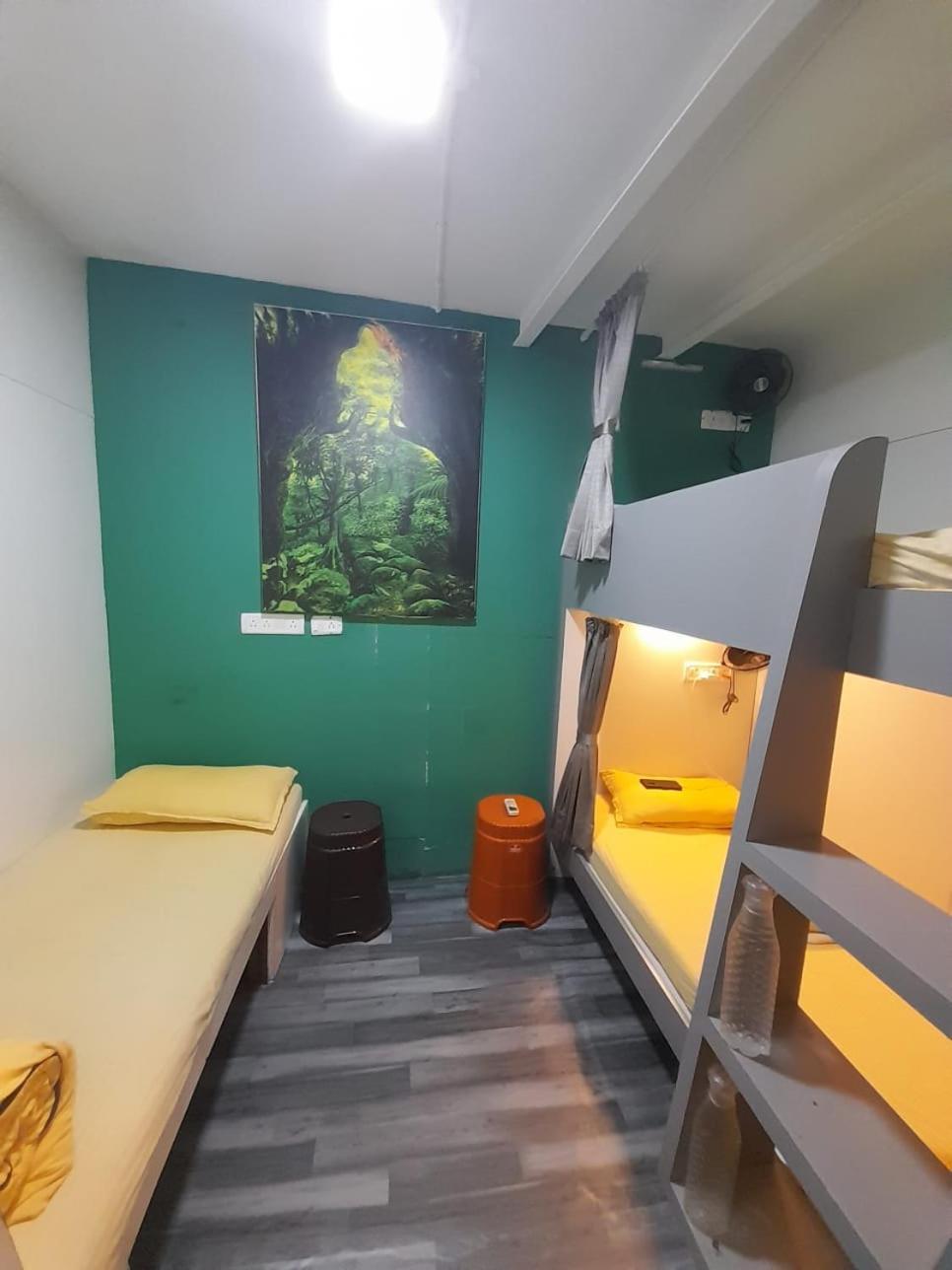 Sinhassan Dormitory Hostel Juhu Mumbai Ngoại thất bức ảnh