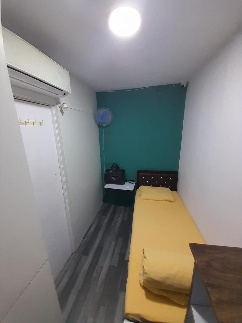 Sinhassan Dormitory Hostel Juhu Mumbai Ngoại thất bức ảnh